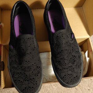 Vans (Skulls) design. Slip on size 8.5